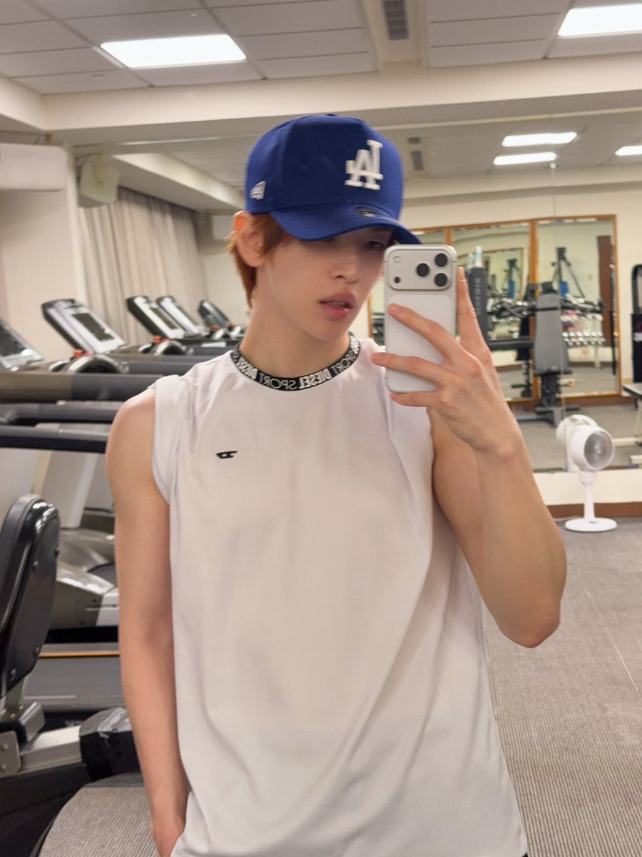 CRAVITY_twt's tweet photo. 내일 무대 화이팅~ 🧢🔥
#앨런 #ALLEN https://t.co/MqrkEDWTkh