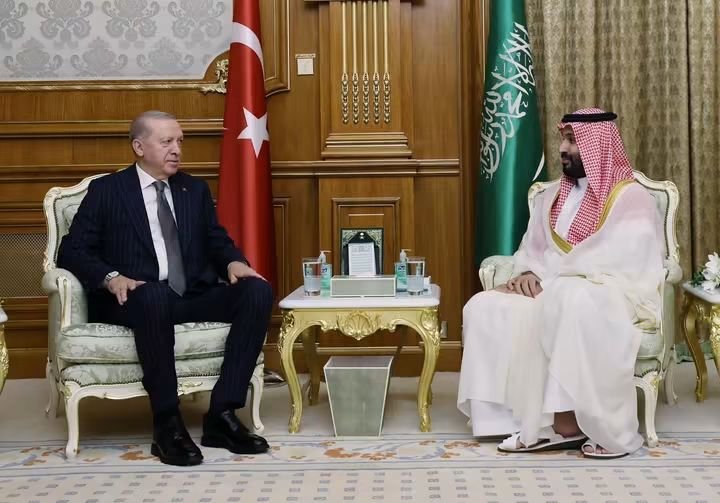 CavitKuran's tweet photo. Cumhurbaşkanımız Sayın Recep Tayyip Erdoğan, çalışma ziyareti gerçekleştirmek üzere bulunduğu Suudi Arabistan’ın Mekke kentinde Suudi Arabistan Veliaht Prensi ve Başbakanı Muhammed bin Selman ile bir araya geldi. https://t.co/md5a4Rvfec
