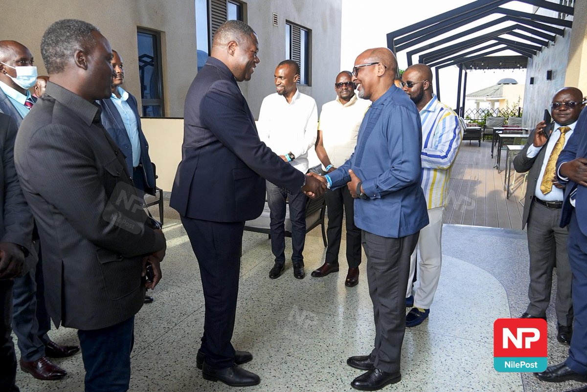 nilepostnews's tweet photo. Photojournalist @francis_isano the visionary behind the #ThroughTheLensUG Exhibition with @nextmediaug GCEO @KKariisa, lead the Guest of Honour Rt. Hon. Jacob Oboth-Oboth and other distinguished guests on a tour of the exhibition at Next Media Park, Naguru.

#NilePostNews https://t.co/5TQ7Z48J28