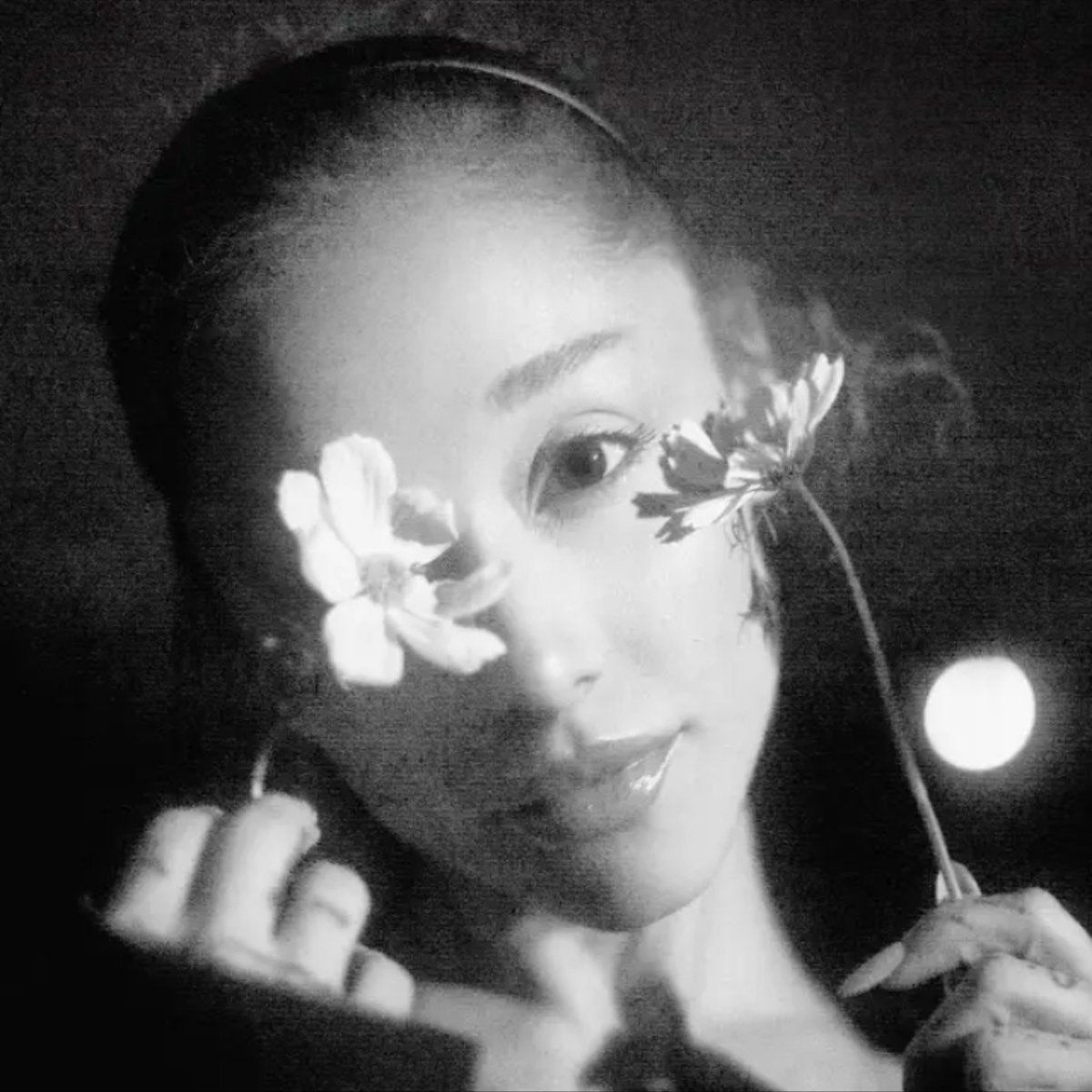 baby_eternally_'s tweet photo. 🚨Petal has officially debut at #1 in France. It becomes her first album to do so https://t.co/hWoGd5vTzk