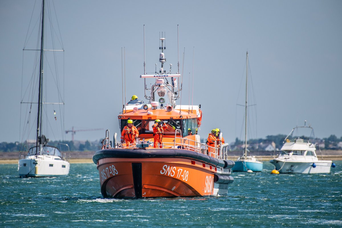 SauveteursenMer's tweet photo. La photo du #weekend 📸 Superbe cliché du navire de #sauvetage SNS 17-08 "Pierre Bouguer" des #SauveteursenMer de la station #SNSM du Croisic 🌊
Urgence en mer 👉 tél 196 / VHF Canal 16 🚨 Urgence sur la plage 👉 tél 112 📞
📸 @CMphotographer https://t.co/OIhSuloJPP