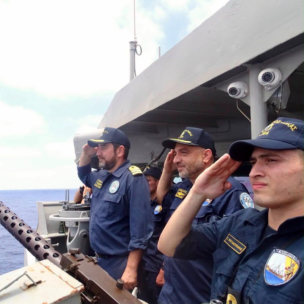 Cracob8's tweet photo. OTAN

*Coopération en mer*  🌊

🚢 Un *navire de la marine grecque* 🇬🇷, déployé pour l’opération Sea Guardian, a mené un exercice avec une *frégate de la marine Égyptienne* 🇪🇬 en Méditerranée orientale. 

🤝 Le but : renforcer *l’interopérabilité* et la *coopération maritime* entre les Alliés et les partenaires de la région.