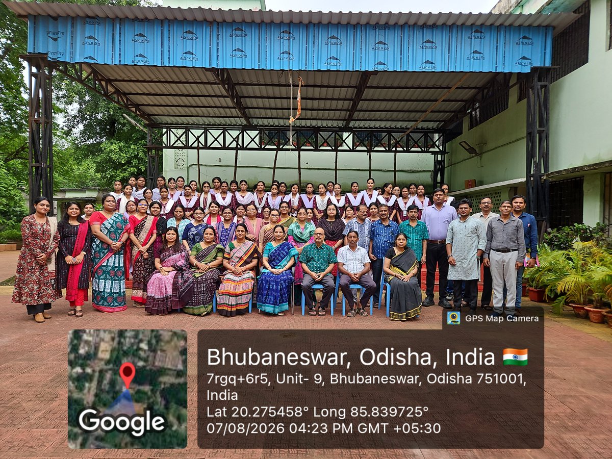 NdwcteBBS's tweet photo. Celebrating the spirit of India's handloom heritage! 🧵✨ On #NationalHandloomDay, the students and staff of Nalini Devi Women's College of Teacher Education, Bhubaneswar paid tribute to the skilled artisans preserving our rich weaving traditions. 🇮🇳
#HandloomHeritage https://t.co/0ZlVbJn4JJ