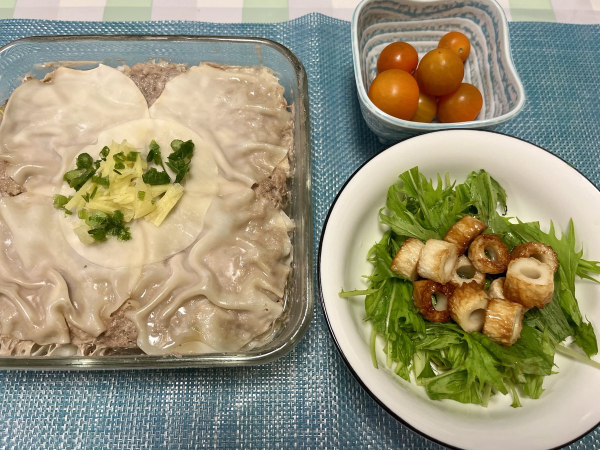 Shiii_cooking's tweet photo. #おうちご飯 

本日の夕飯
☆やけくそ小籠包
☆ちくわと水菜のサラダ
☆オレンジミニトマト

オレンジミニトマト  #家庭菜園 

小籠包、家族に大人気
リュウジさんに感謝🙏 https://t.co/vt4nDOIF8Z
