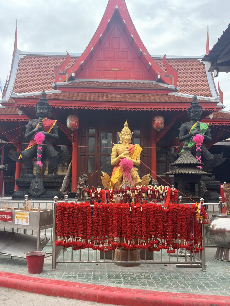 Richly_richly's tweet photo. สาธุ🙏🏻🙏🏻ถ้าถูกรางวัลใหญ่ เดี๋ยวกับไปไหว้อีก🙏🏻🙏🏻 https://t.co/PmSCqKncgl