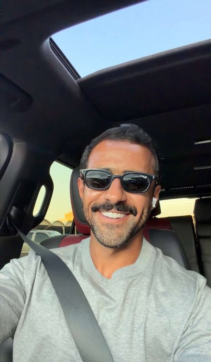 Btoo4q's tweet photo. مساء الخيراااات✨
@NasserAlDossri https://t.co/VivGgTtoJm