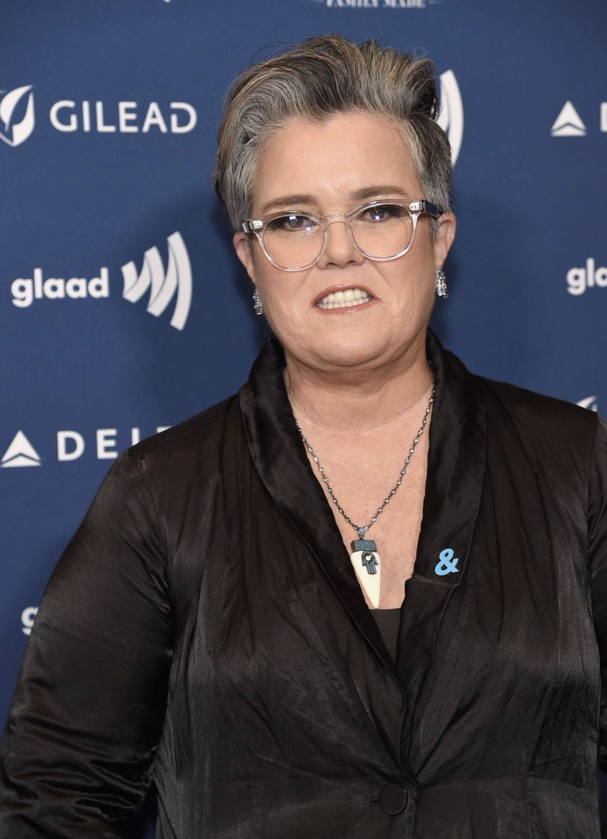 ayomiposi1801's tweet photo. Rosie O’Donnell was once known as one of Michael Jackson’s celebrity friends, but her opinion changed years after his death. After watching Leaving Neverland in 2019, Rosie said she believed the men who accused Michael of abuse and admitted that the documentary completely changed the way she viewed him.

Her comments surprised many people because she had publicly supported Michael in the past. While some praised Rosie for speaking honestly about her changed perspective, many of Michael Jackson’s fans strongly criticized her and felt she had turned against someone she once defended. Her remarks became another major talking point in the ongoing debate over Michael Jackson’s legacy.