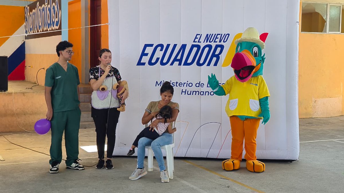 Zona2MTDH's tweet photo. 📍#Napo | En Arosemena Tola conmemoramos la Semana Mundial de la Lactancia Materna con una feria informativa que reunió a familias y ciudadanía. A través de estands promovimos la importancia de la lactancia para el desarrollo infantil. 
#MTDHenTerritorio 
#GobiernoDelEcuador https://t.co/AfqWIExrH3
