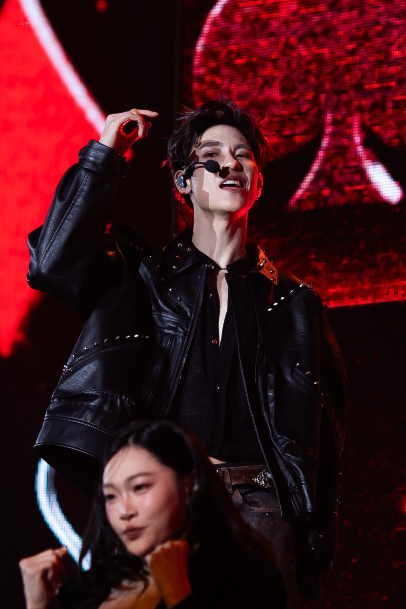 jrr_juupiter's tweet photo. เฮียเนียร์ เทสดีดิวะ 

#junniorrs @jnnrrs : ◡̈ 𓂃𓈒 ꙳

JUNIORMARK ONCE SUNNYMOON

#JuniorMarkConcertD1 https://t.co/QC35TcjCFE