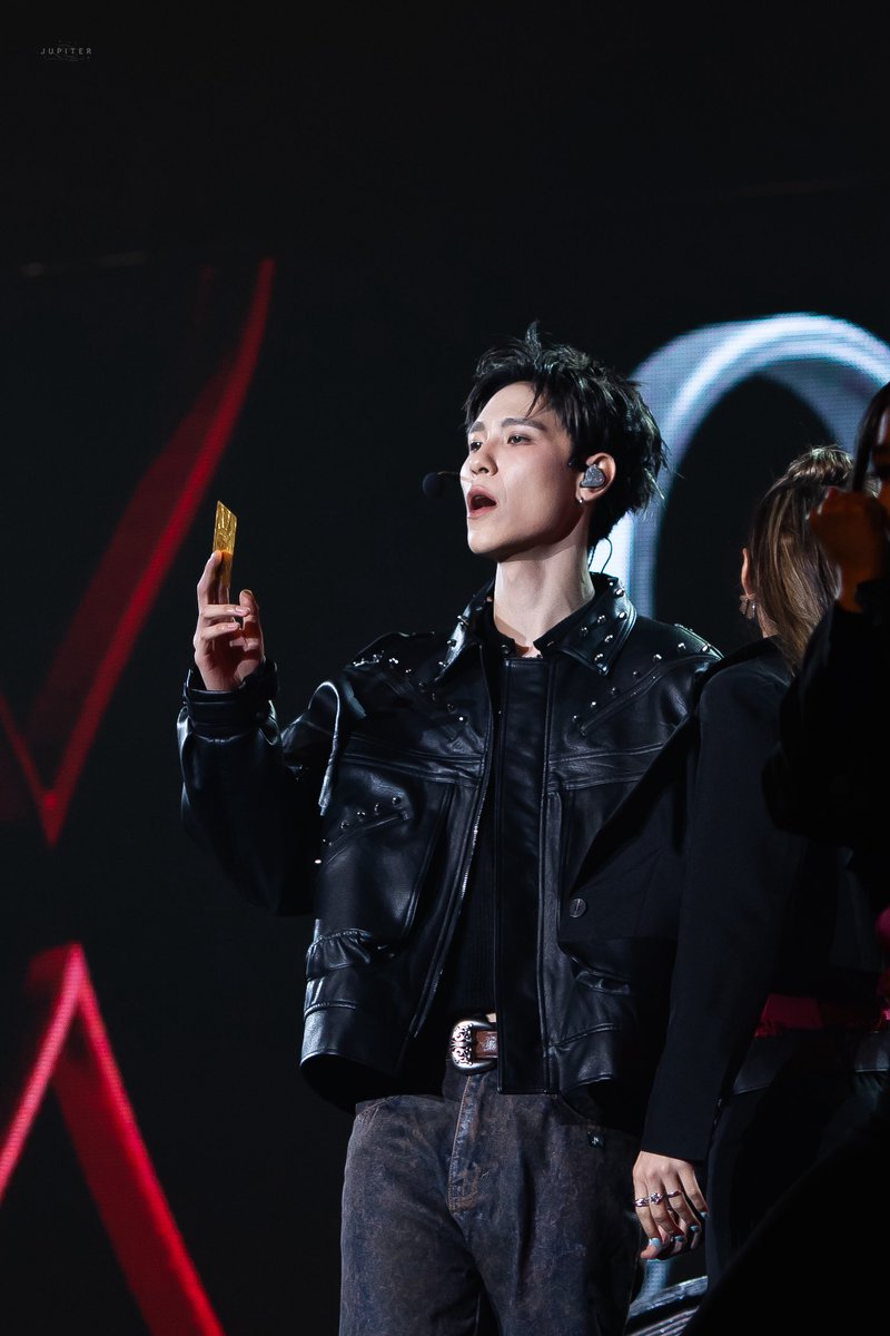 jrr_juupiter's tweet photo. เฮียเนียร์ เทสดีดิวะ 

#junniorrs @jnnrrs : ◡̈ 𓂃𓈒 ꙳

JUNIORMARK ONCE SUNNYMOON

#JuniorMarkConcertD1 https://t.co/QC35TcjCFE