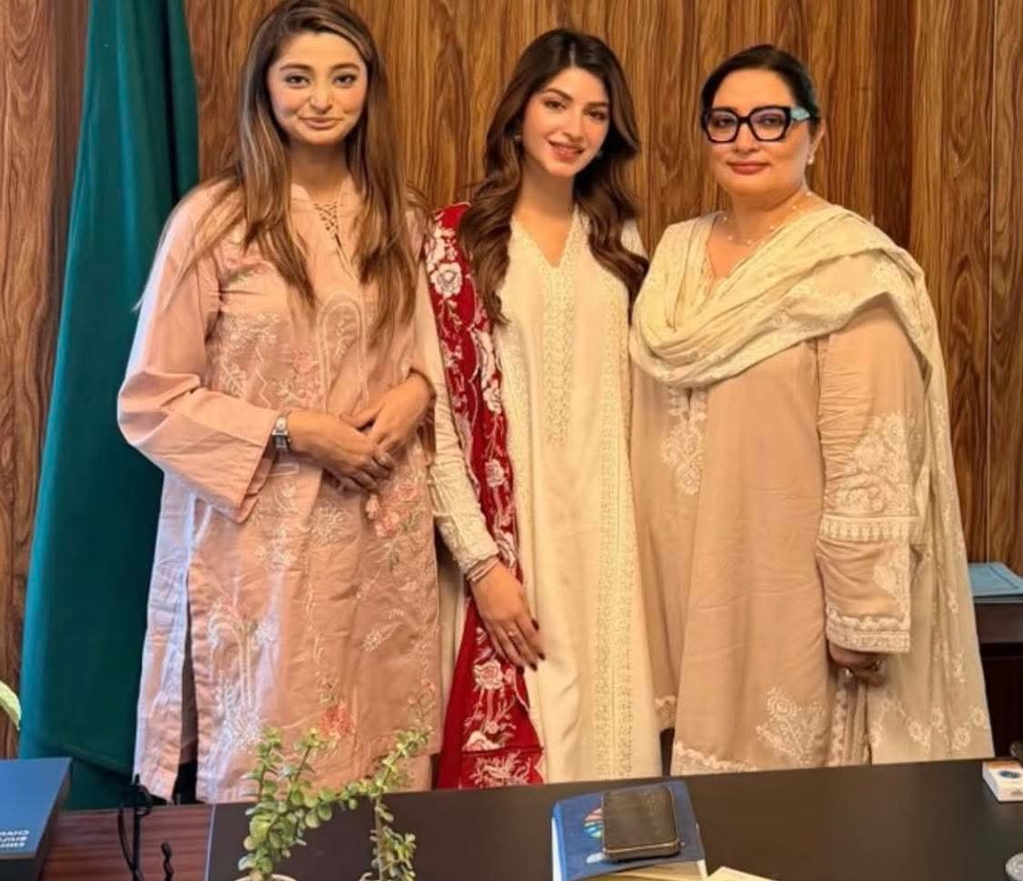 ZubairShahAgha1's tweet photo. Remember Acha G ? Girl 
Kinza Hashmi with Acha G and Ata Tarrar and Romina Khurshid Alam visiting the parliament for important issues discussion https://t.co/UlvkageLA5