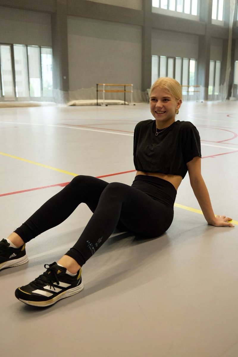 iliasdoubleaxel's tweet photo. NEUTRAL ROCKETTTTT https://t.co/Jol5gjBJ2h