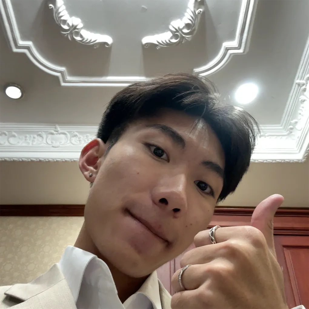 PartyCookie13's tweet photo. Goooo https://t.co/7vRcFTBp4d