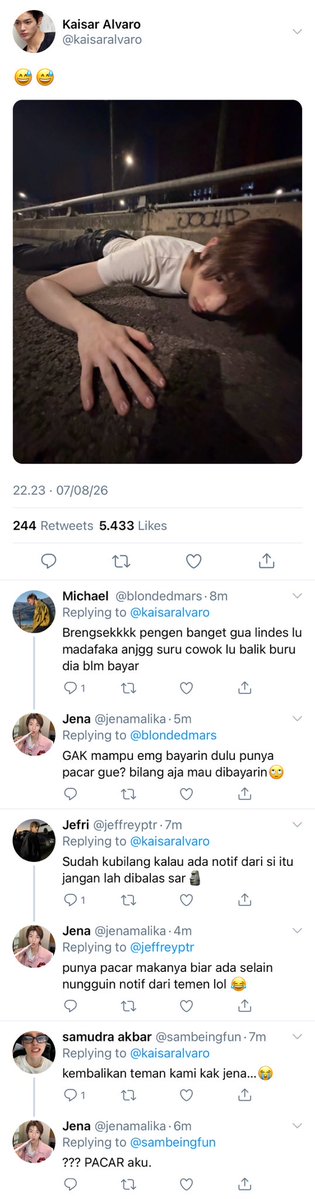 jjuhoouism's tweet photo. gak pernah gak nyebelin https://t.co/W7KsaJQNcR