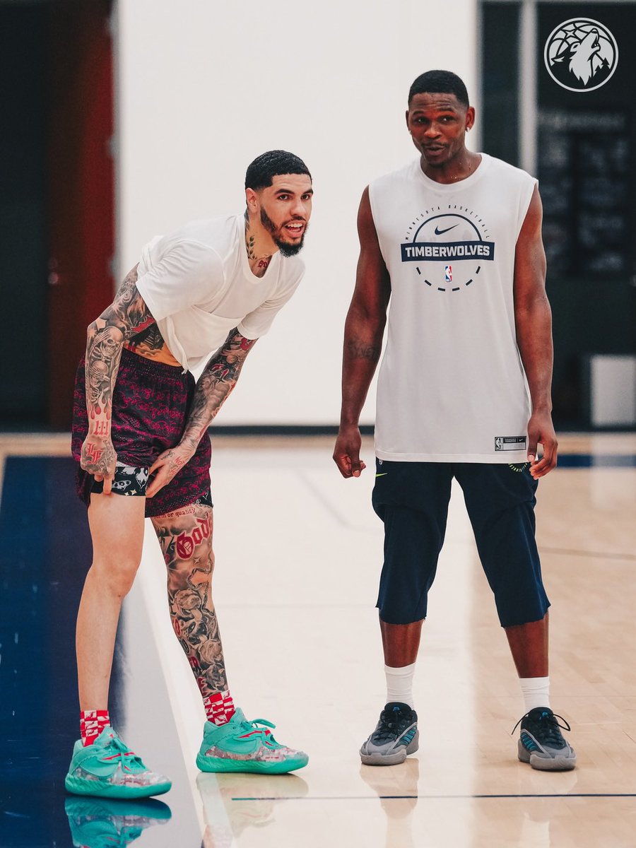 Timberwolves's tweet photo. offszn work. https://t.co/PBrGvn0pzO