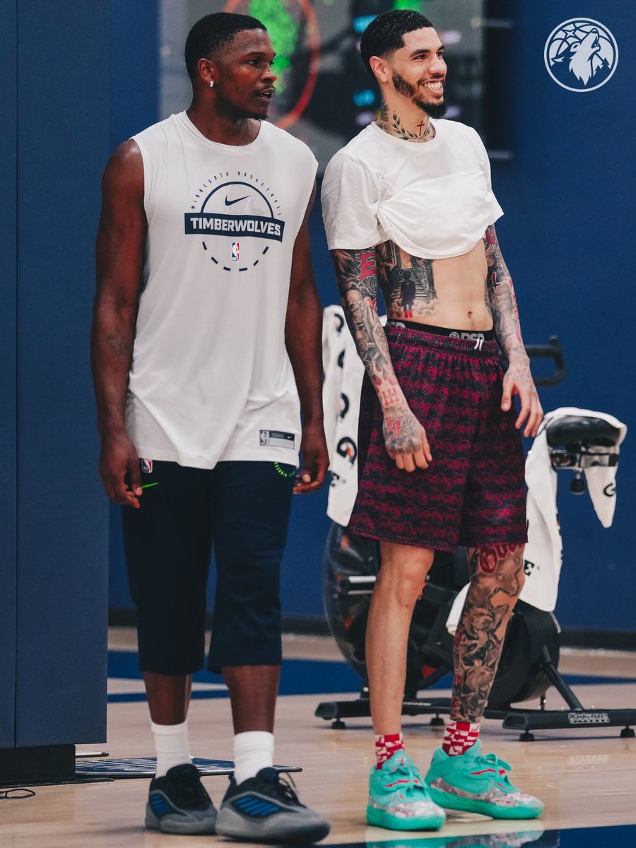 Timberwolves's tweet photo. offszn work. https://t.co/PBrGvn0pzO