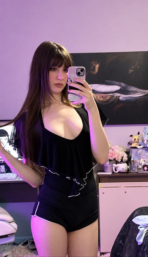 Tsmia0's tweet photo. I’m trans 🏳️‍⚧️, I’m I pretty? https://t.co/21tJsjke18