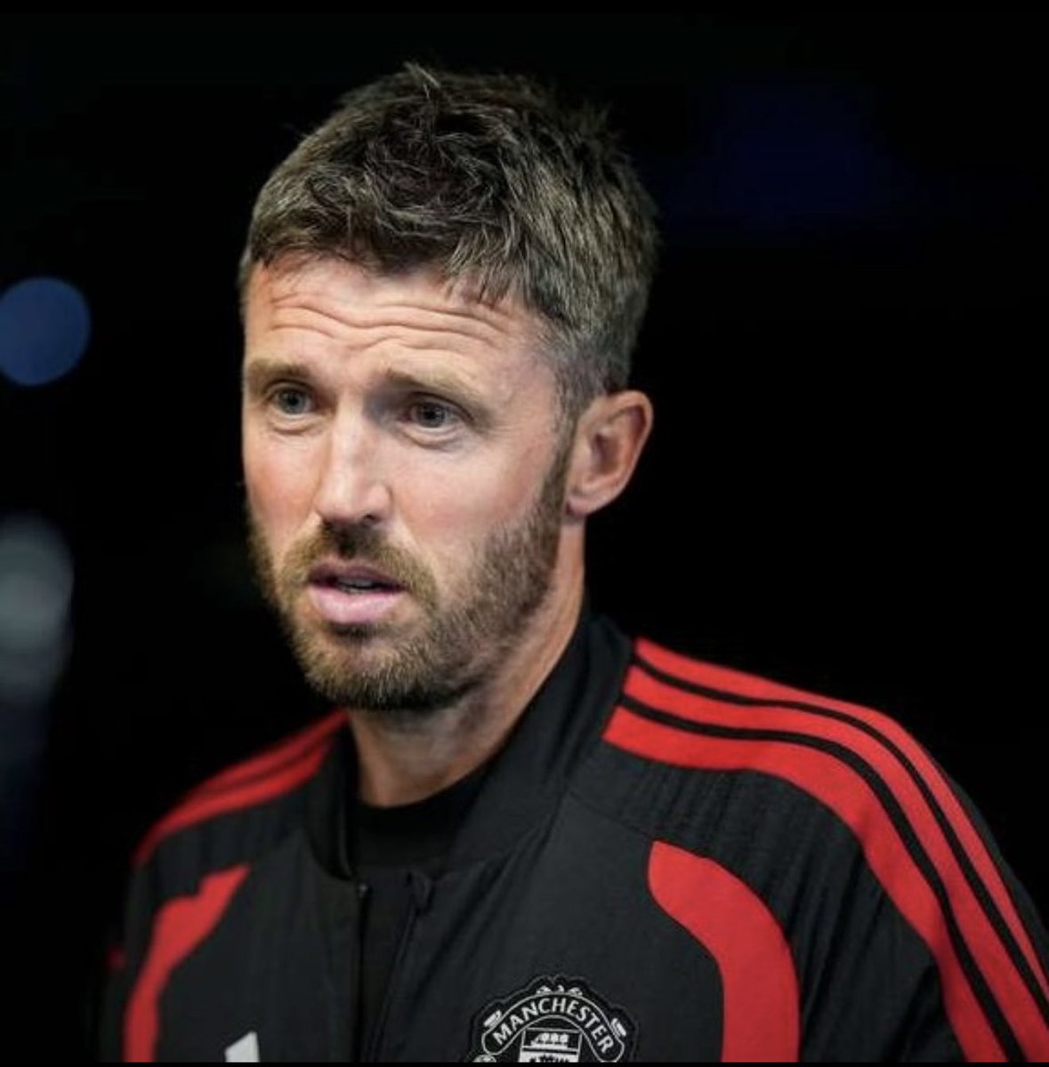 Utdtruthful's tweet photo. 🔙🗣️ Michael Carrick talking about Luis Enrique’s PSG:

“They’re winning, but it’s the way they play that really stands out, The midfield rotations, the constant connections, the quick, short passing… it’s exactly the kind of football I enjoy.

“Then you look at the pace, movement and energy of the forwards. The way they attack space is incredible and, as a midfielder, that’s the dream because you’ve always got options ahead of you.

“You’re constantly involved, always getting on the ball, always looking to play forward and keep the game flowing. That’s the kind of football every midfielder loves.

“They’re simply a fantastic team to watch.”