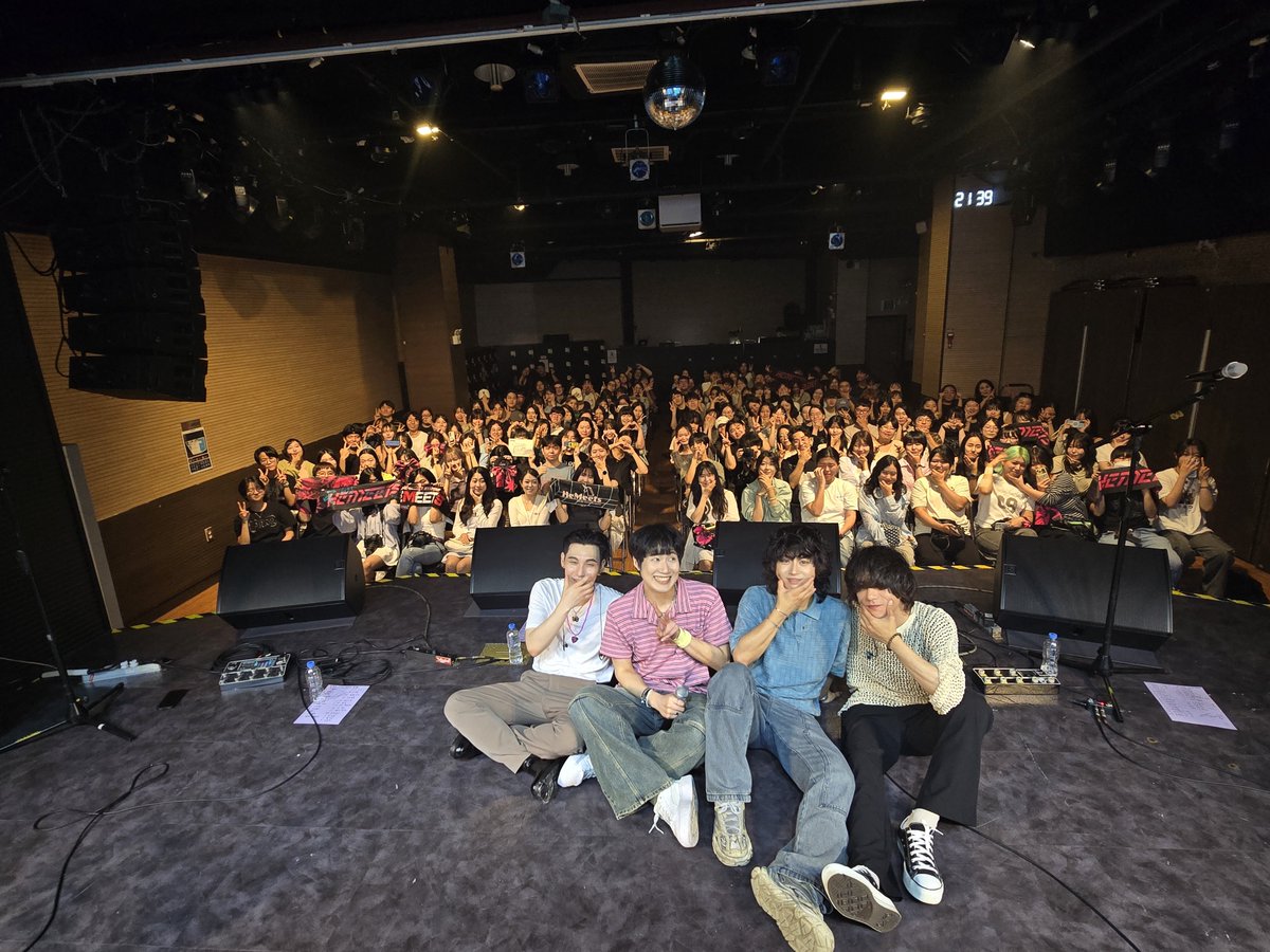 hmts_official's tweet photo. 히미츠 단독 공연 Summer Overflow를 마치고! 🌊

올여름 가장 뜨거웠던 날 (아마), 공연장을 찾아주시고 함께 노래하고 웃고 뛰어주신 덕분에 저희도 잊지 못할 여름밤을 보냈습니다.

아름다운 어느 여름밤  >Summer Overflow>를 함께 완성해주신 모든 분들께 감사 인사 전합니다.
#HeMeets #히미츠 https://t.co/qvnMoBuIFp