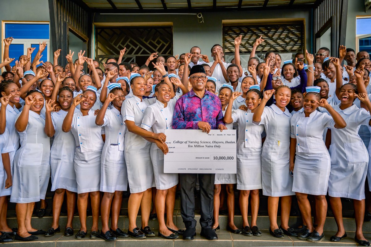EstherUmoh10's tweet photo. Peter Obi visited College of Nursing Science, Oluyoro, in Ibadan and made a donation of  10 million naira to the school. https://t.co/zGQ4K2DXoU
