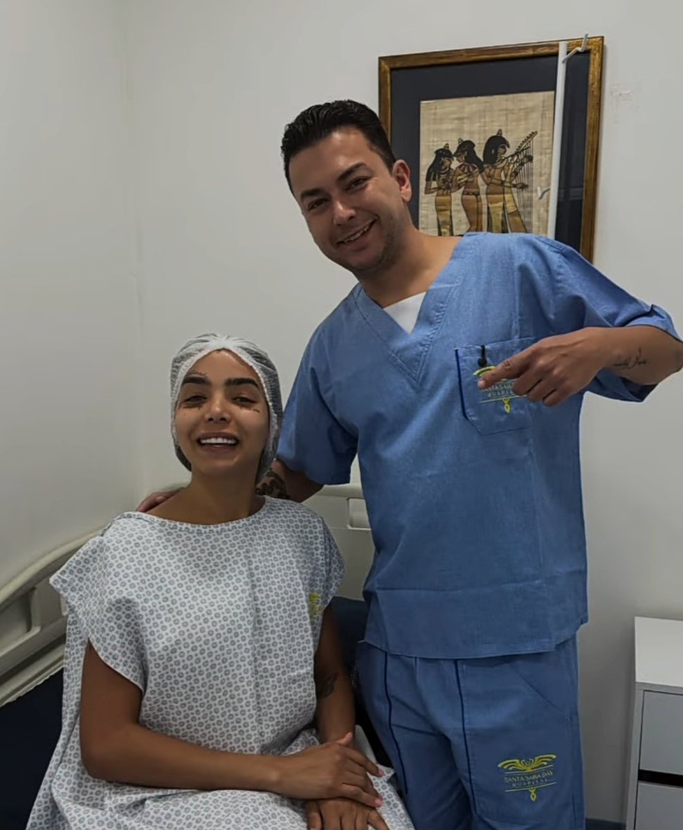 ohflopty's tweet photo. FIM DE UMA ERA! 🚨 Influencer Mhanu com H FINALMENTE deixou de ser monoteta! Com a ajuda do Dr. Tiago Marra, a cantriz realizou a cirurgia de reparação nos seios https://t.co/UTVJNXY6NC