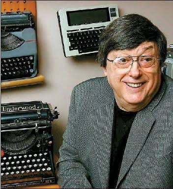 MortalSub's tweet photo. Normand Lester : Le Journaliste qui a Dévoilé les Secrets du Canada Anglais

Né le 10 juillet 1945, Normand Lester commence sa carrière journalistique en 1964. Deux ans plus tard, il entre à Radio-Canada où il va travailler pendant 35 ans, bâtissant une réputation d'enquêteur tenace, incapable de lâcher une piste quand il sent le mensonge.

Son parcours le mène partout. Correspondant au Vietnam et au Moyen-Orient dans les années 1960. Correspondant aux Nations Unies, à Washington et Paris de 1983 à 1986. Puis correspondant parlementaire à Ottawa à partir de 1986, spécialisé dans les dossiers des services secrets canadiens créés cette même année. C'est lui qui va révéler les activités occultes du CSIS, de la GRC, des Forces armées canadiennes. Des "affaires" qui font la une des journaux et qui sont débattues aux Communes.

Mais le tournant vient en 1998. Normand publie *Enquêtes sur les Services Secrets*, un livre qui expose les manipulations des renseignements canadiens. Puis, entre 2001 et 2005, il sort la trilogie qui va changer sa vie : **Le Livre noir du Canada anglais**.

Trois tomes qui répondent aux *Minutes du Patrimoine* — ces courts métrages diffusés à Radio-Canada et dans les cinémas pour "embellir" l'histoire canadienne. Normand Lester démonte le mythe. Il révèle que le gouvernement fédéral a secrètement financé ces capsules pour blanchir l'histoire, gagner les cœurs des Québécois, et cacher le mépris séculaire du Canada anglais envers les francophones. Il documente les injustices, les trahisons, les politiques d'assimilation, le racisme institutionnel.

Radio-Canada réagit violemment. En novembre 2001, il est suspendu, puis congédié. L'entreprise publique soutient qu'il a "porté atteinte à son intégrité en présentant une vision partiale de l'histoire du Canada". La Fédération professionnelle des journalistes du Québec dénonce un geste "déplorable". Mais Normand ne plie pas. Il quitte Radio-Canada après 35 ans de service, mais il a déjà gagné : le Prix Olivar-Asselin de la SSJB pour son courage et son excellence en journalisme d'enquête.

Il continue. En 2006, il publie *Les secrets d'Option Canada*, révélant les financements occultes du fédéral pour le camp du Non lors du référendum de 1995. Chaque livre est une bombe. Chaque révélation est une trahison dévoilée.

Le 25 mai 2013, alors qu'il roule sur le boulevard Côte-Sainte-Catherine à Montréal, Normand fait un infarctus aigu au volant. Il perd connaissance, percute une autre voiture. Il est réanimé sur place par les secours, puis une deuxième fois à l'hôpital. Il est mort deux fois ce jour-là. Aujourd'hui, il porte un stimulateur cardiaque. Et il continue de parler, d'écrire, de dénoncer.

Normand Lester, c'est la voix qui refuse de se taire quand on lui dit de se calmer. C'est le journaliste qui préfère la vérité à la tranquillité. C'est celui qui a payé de son emploi, de sa santé, pour que les Québécois sachent.

Merci Normand. Pour les livres noirs, pour les secrets dévoilés, pour la liberté de savoir. ⚜️📚🎤

---

#Québec 
#NormandLester 
#LivreNoir 
#CanadaAnglais #Journalisme 
#Enquête 
#RadioCanada
#CSIS 
#GRC 
#ServicesSecrets #OptionCanada #Référendum1995 #MinutesDuPatrimoine #LibertéDePresse 
#Courage