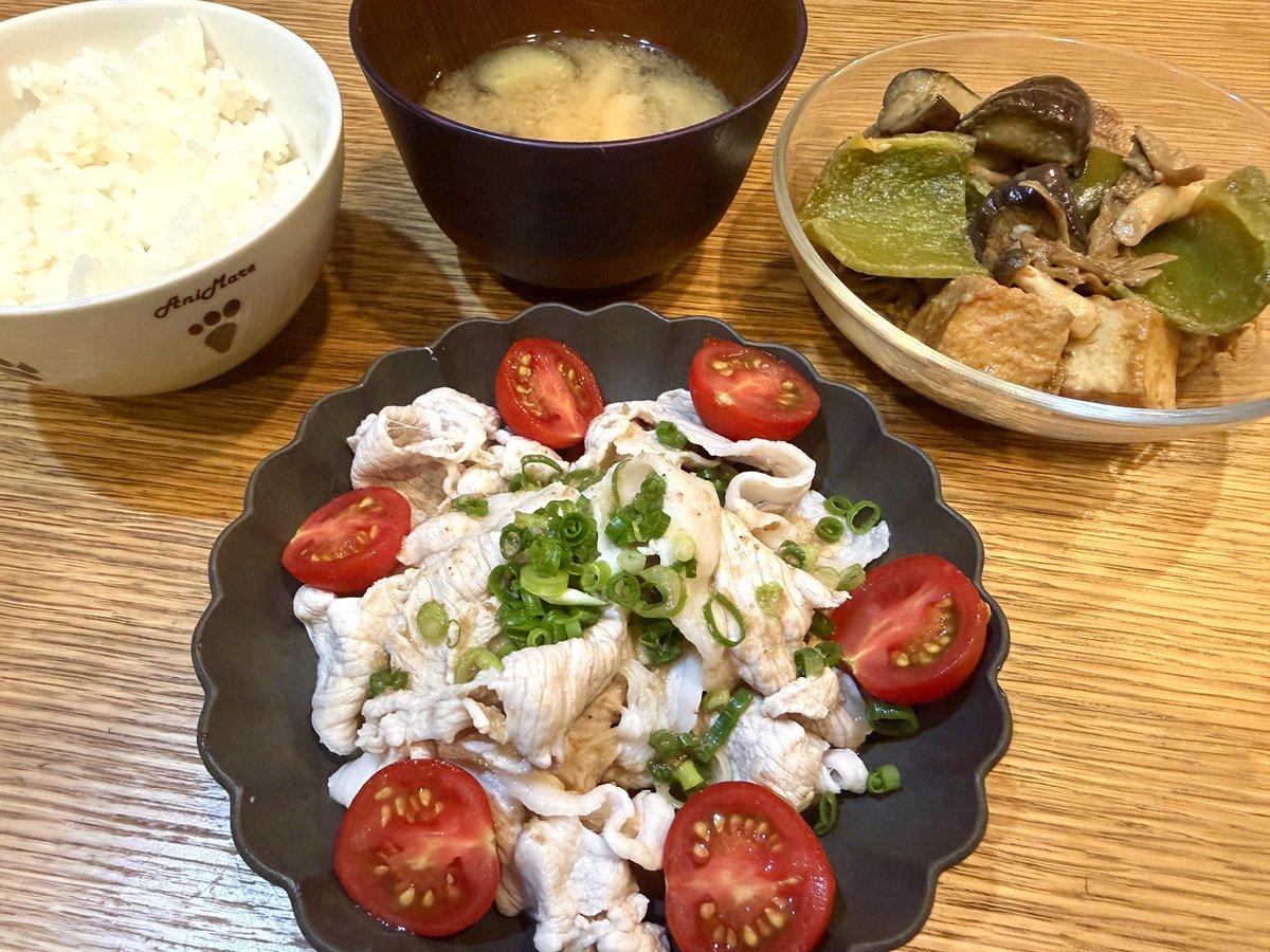 Haneru_Inaba's tweet photo. 春はあけぼの
夏は冷しゃぶ https://t.co/WufD0aMFRC