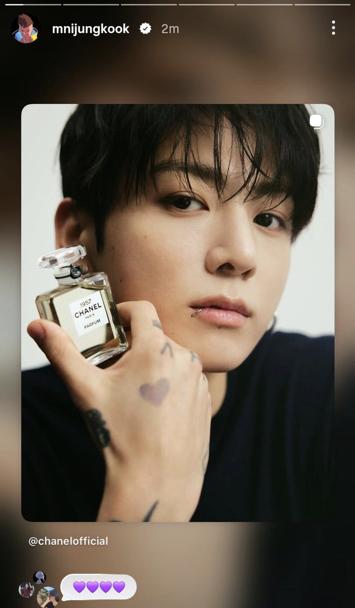 jksversaces's tweet photo. hes finally promoting himself we cheered https://t.co/e29px5of2b