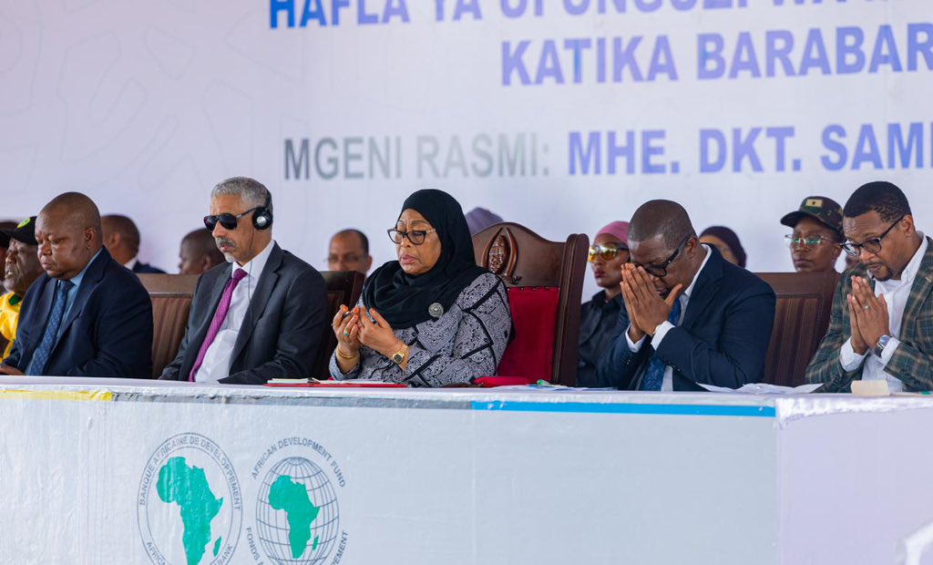 Zajnah_254's tweet photo. Rais Samia Suluhu Hassan ameandika historia nyingine kwa kufungua mradi wa Mabasi Yaendayo Kasi Mbagala.

Miundombinu bora ni msingi wa uchumi imara na maisha bora kwa wananchi. https://t.co/DO0NXmXf0o