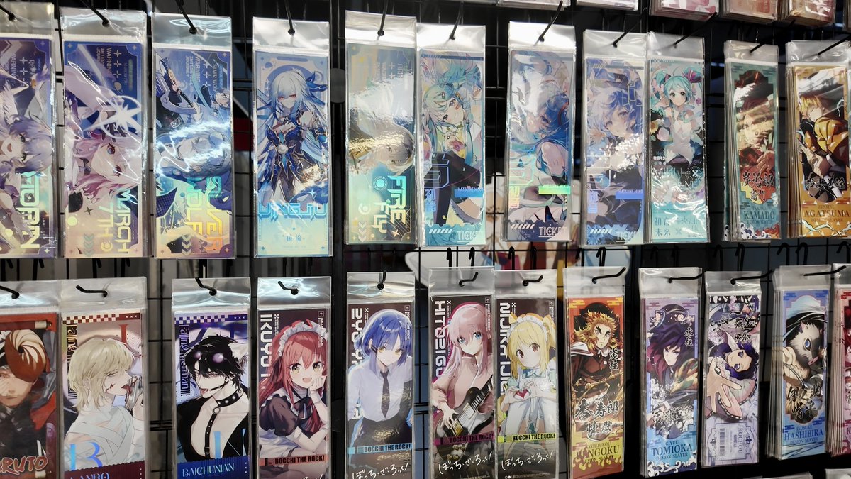RoseBaconAve's tweet photo. Just wrapped up the most hype comic con day! Met my favorite voice actor, scored exclusive anime merch, and my phone’s fully charged… wait no, it’s at 2%  #ComicCon2024 #AnimeFun https://t.co/Ye1I6BQUst