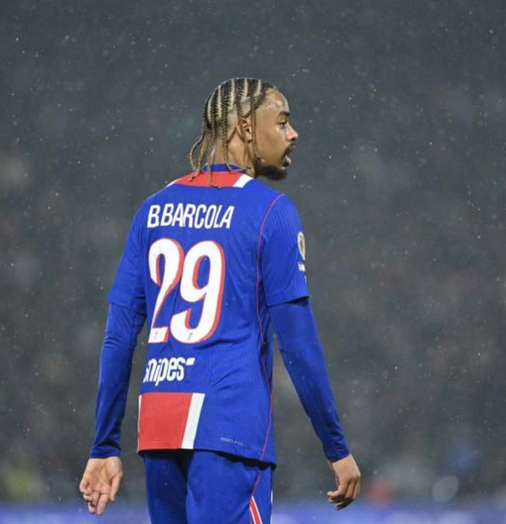 OLIVETALLARON's tweet photo. PSG #Barcola : Liverpool n’a pas fait d’offre officielle pour l’attaquant parisien et aurait même indiqué au club qu’il n’avait pas les moyens de s’offrir l’ancien lyonnais #Mercato @CanalplusFoot https://t.co/pSfb1F6wQi
