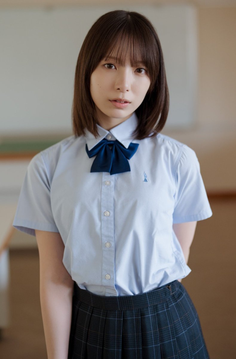 sdjsjghsiaghis's tweet photo. ��辺莉奈ちゃんの制服姿エッチすぎるな
膨らみかけのおっぱいペロペロ舐めたい https://t.co/bRqcttkeL1