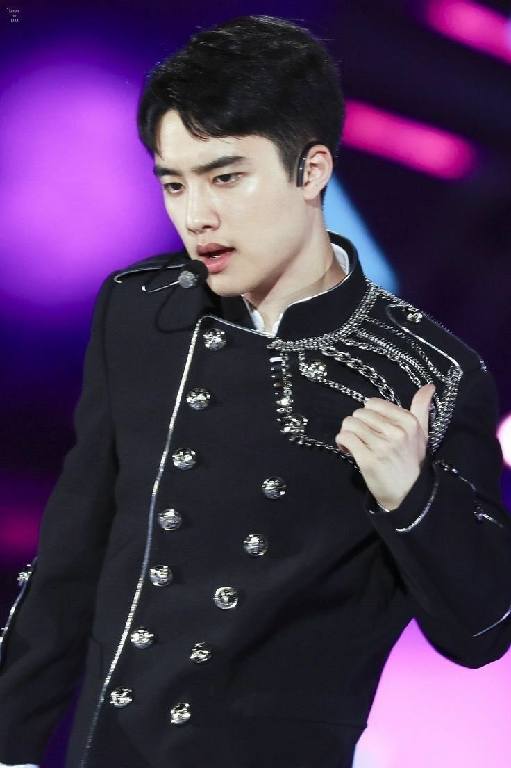 tomady0's tweet photo. 제복경수 원한다
스엠 옷 안버리잖아
다시입어보자…

#엑소 #EXO #도경수 #DO https://t.co/WI0iwYFolt