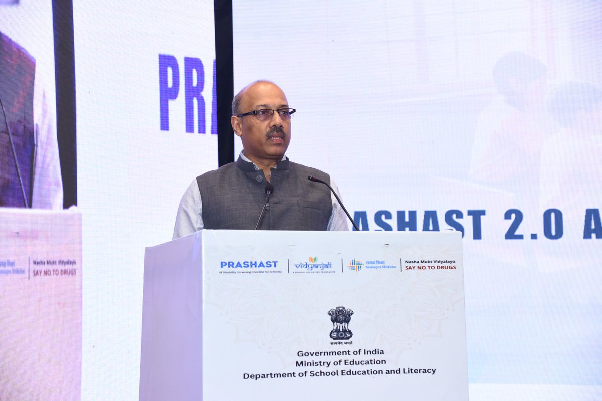 EduMinOfIndia's tweet photo. The Ministry of Education, DoSEL (Dept of School Education and Literacy) organised an Orientation Workshop on PRASHAST 2.0 and other Inclusive Education interventions today, bringing together States/UTs to introduce the revamped PRASHAST 2.0 App and strengthen inclusive education in schools.

In his keynote address, Secretary, DoSEL, Shri T. K. Anil Kumar reaffirmed the Department's commitment to inclusive education under NEP 2020 and the RPwD Act, 2016.

He noted that while Children with Special Needs (CwSN) constitute about 1.73% of India's child population (Census 2011), UDISE+ enrolment of CwSN is only 0.89% against the general enrollment , highlighting gaps in identification and enrolment.

He urged States/UTs to:

👉 Expedite the UDISE+ Student Progression exercise.

👉 Ensure timely screening under PRASHAST 2.0.

👉 Complete teacher sensitisation and strengthen capacity building in inclusive education.

👉 Carry out accessibility audits of schools under Samagra Shiksha.

👉 Make universal PRASHAST 2.0 screening a mission priority to ensure every CwSN receives timely support.

#PRASHAST2.0 #InclusiveEducation #NEP2020 #SamagraShiksha