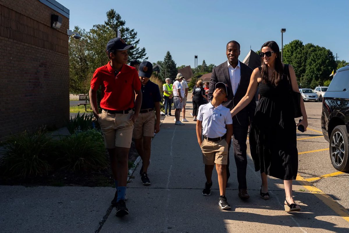 visualdavid's tweet photo. Here are a few moments we captured from Michigan’s primary day. For more Election Day coverage and work from the Detroit Free Press staff, visit @freep or click the link the comments. https://t.co/M3laetoZXS