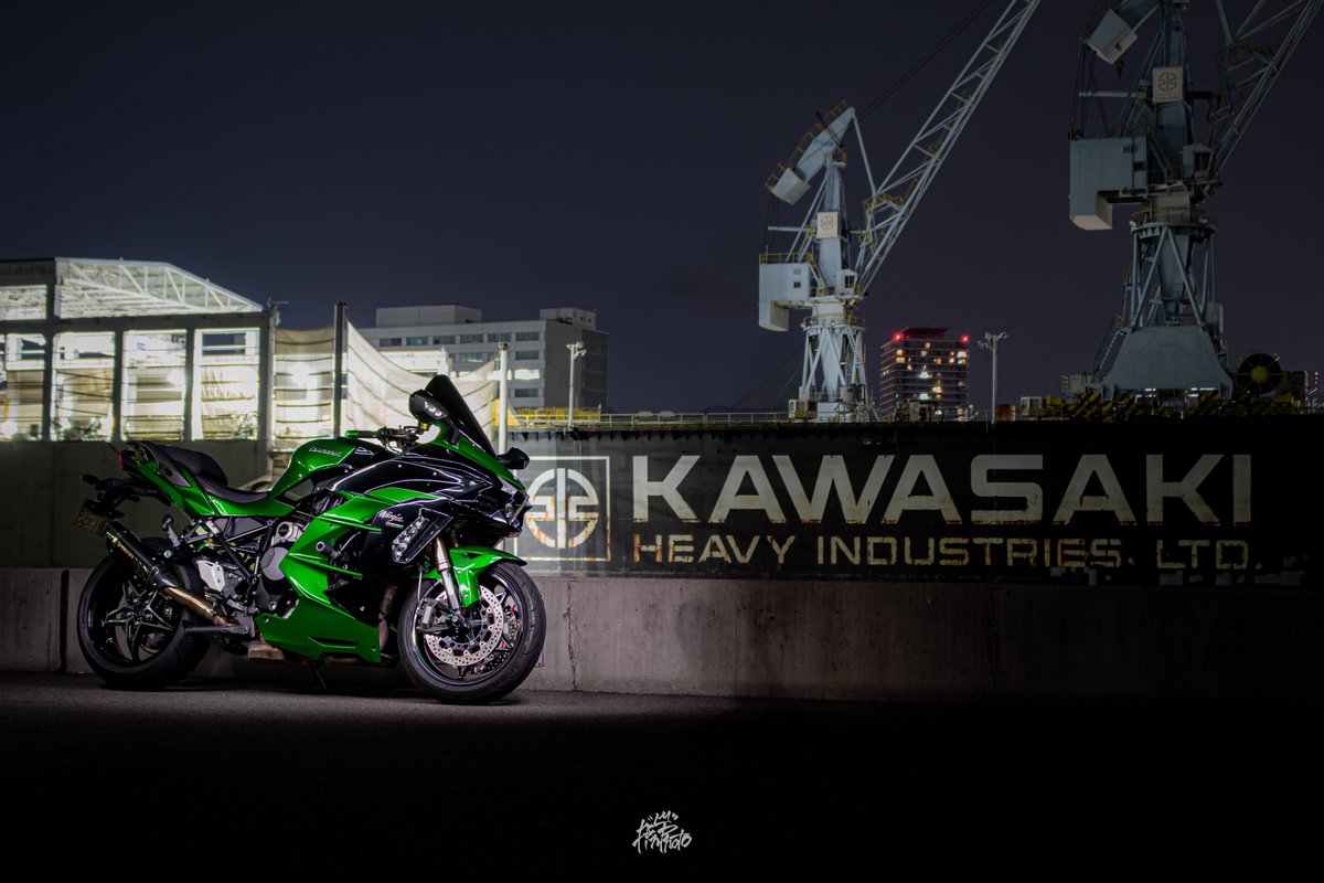 TonZZR1100's tweet photo. またまた撮ってもらった！
いつもかっこよく撮っていただきありがとうございます😭
📸@Fin_bike https://t.co/mtJ7zYUgc0