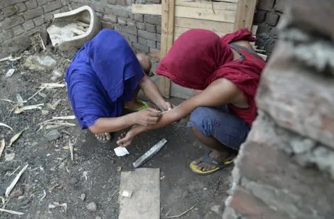 NewLineXX's tweet photo. @CJPDesk Saale madarchodo  cockroach , punjab par bol lo , bhen ke lundo , kejriwal ke under sab charas afeem meth ice  pee kar mar rahe, bhenchodo soowar ki aulaado https://t.co/4g6tqbNQDa