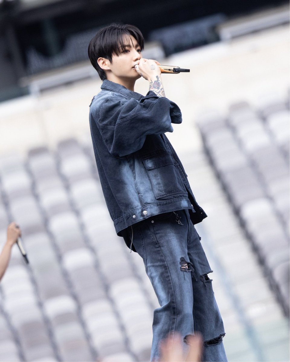 GoldenJKUnivers's tweet photo. Jungkook on Calvin Klein’s Instagram 

https://t.co/VLmkXVBAJK https://t.co/PltVQqO0DJ