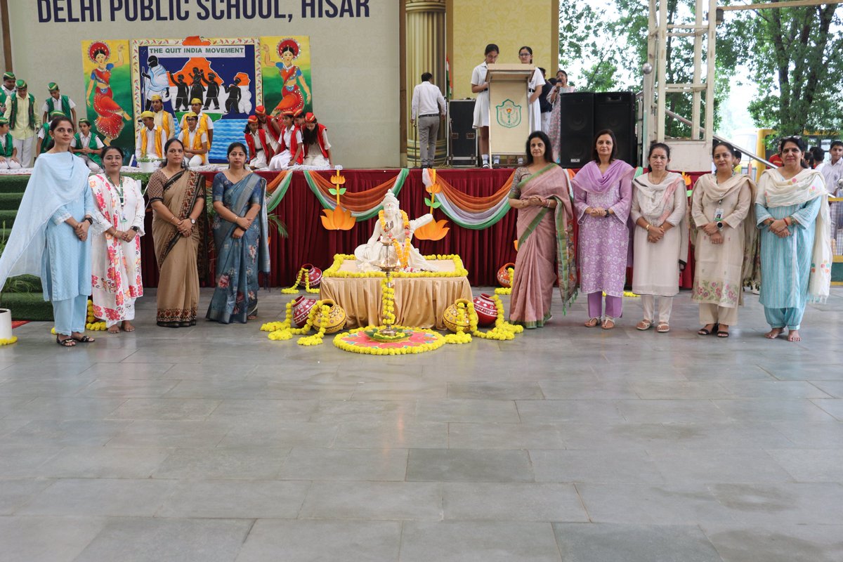 dpshisar's tweet photo. Echoes of Freedom 🇮🇳

Panini House commemorated the Quit India Movement through a special assembly featuring a Qawwali, speech, poem, skit, and patriotic dance, inspiring unity, courage, and love for the nation.

#QuitIndiaMovement #SpiritOfIndia #DPSHisar #ProudToBeIndian https://t.co/dn4T8Rv9PK