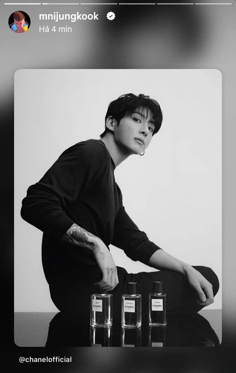 goforitall_1997's tweet photo. My Jungkook.
Proud of his work. He knows we love it!!

This makes me so happy!!

#JUNGKOOKxCALVINKLEIN
#JUNGKOOKxCHANEL https://t.co/cFvgP8G0gE