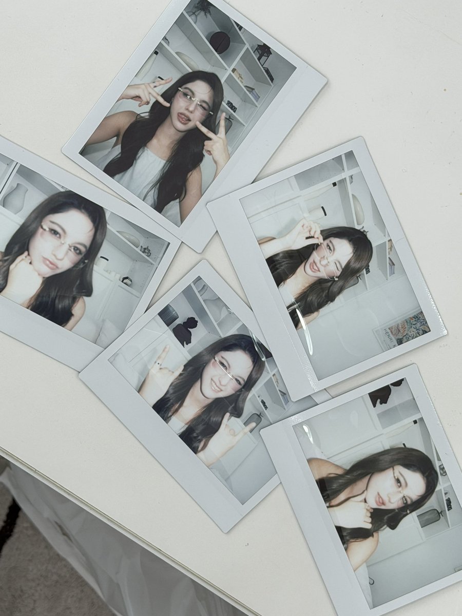 shelndao's tweet photo. these polaroids 🫠

SHELLYPUNDAO LIVE JIANGNAN
#JiangnanxShellyPundao
#shellypundao https://t.co/gd1QJaVDkV