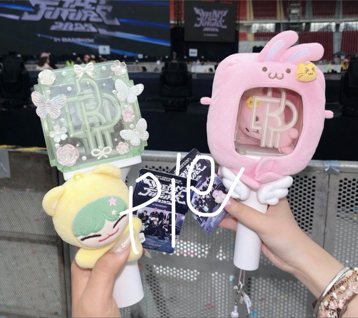 pp_kenma's tweet photo. ส่งต่อ แท่งไฟน้องดรีม 🤍🪽
nct official fanlight v.2 (nct dream)

850 บาท 

- สนใจ dm มาได้เลยนะคับ 
นัดรับหน้าคอน พรุ่งนี้ only คับ 🙏��������

#ตลาดนัดnct
#NCTJNJM_FANMEETING_TOUR #NCTJNJM_FANMEETING_TOUR_DUALITY
#NCTJNJM_FANMEETING_TOUR_BANGKOK https://t.co/BBu2WyRbzV