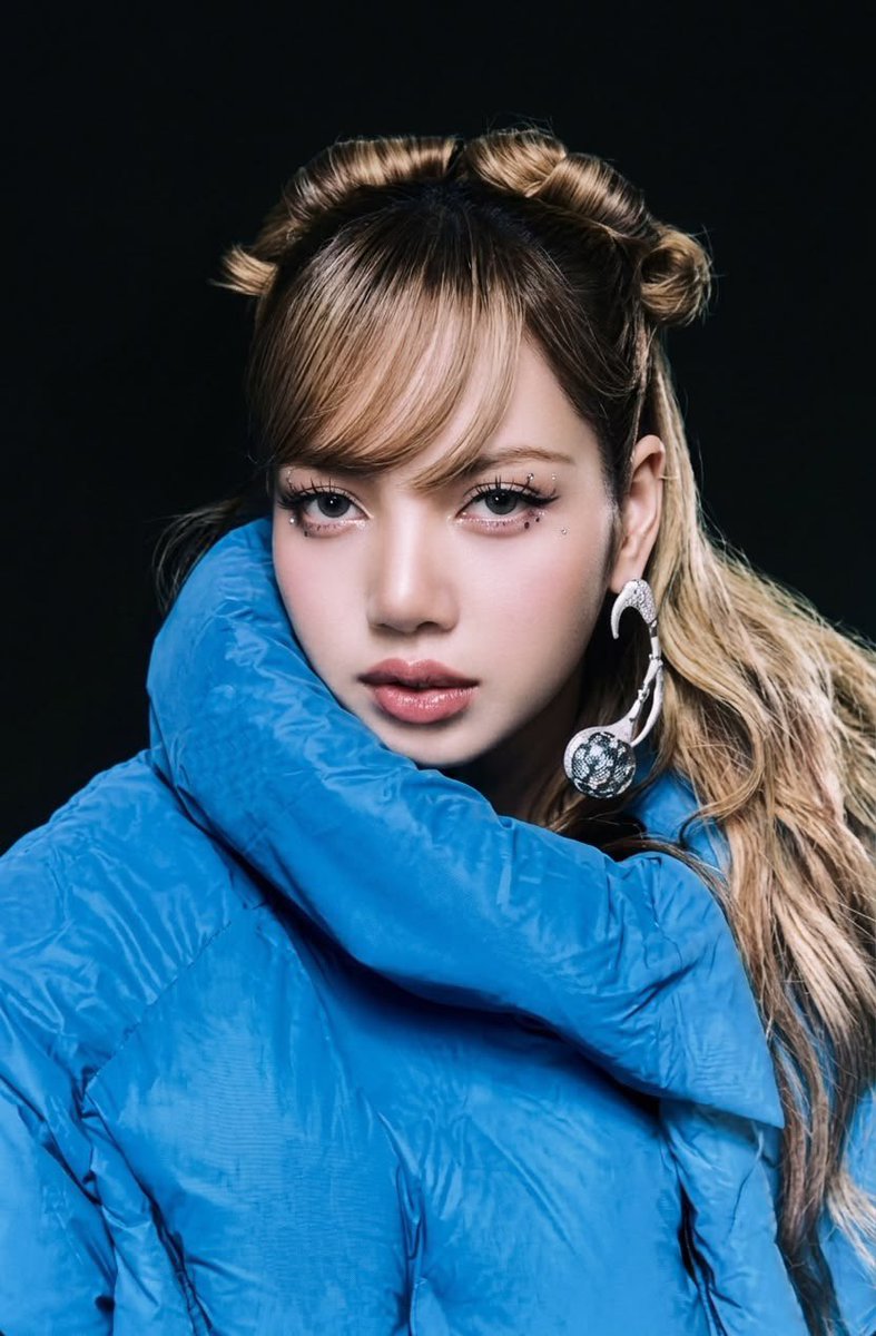 lalaluvlalisa's tweet photo. ALWAYS WITH LISA
#10YearsWithBP_LISA https://t.co/qg4N6FZ2VA