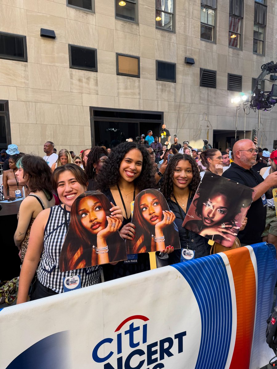 mobstarrs1's tweet photo. Ayra Starr on Today Show in NYC 💜 https://t.co/PgHzjUDcR9