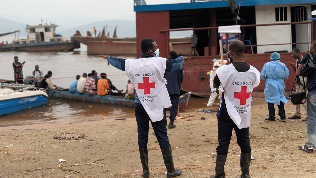 A_Kestens's tweet photo. Stopping Ebola means staying ahead of the virus.

At Maluku's Bende Bende Port, one of the #DRC's busiest lake crossings, @Croix_Rouge_RDC volunteers are working alongside health authorities and partners to support health screening, registration and community engagement for hundreds of travelers every day.

This week, @IFRCAfrica teams visited the site to assess operational needs and strengthen support where it matters most: at the front line of disease prevention.

Every traveler reached is another opportunity to detect risks early, build trust and help prevent further transmission.
