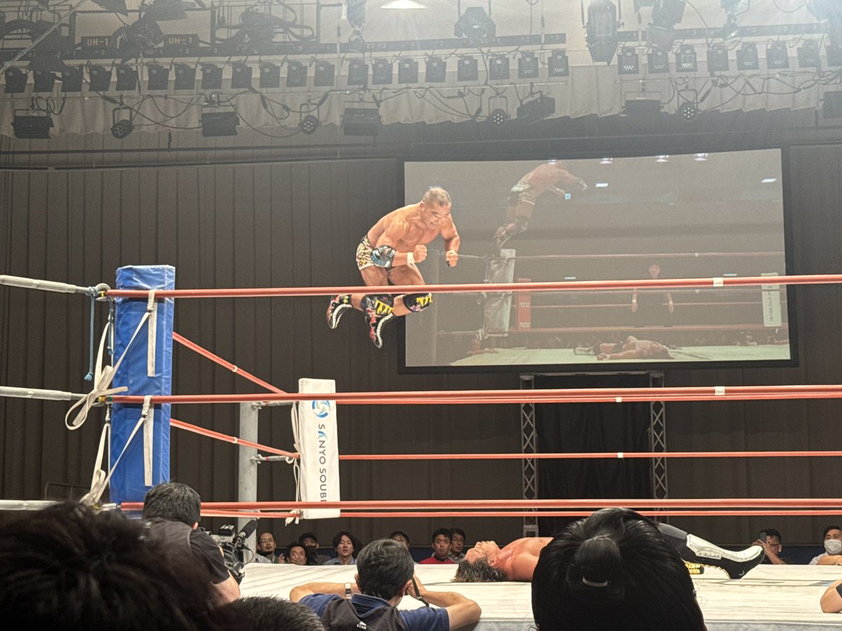 K36684342's tweet photo. さすが火祭り決勝戦！見たかったシングルが決勝で見れて本当来てよかった！負けてしまったけど、さすが将斗さんでした！スーパーフライ行くとこ撮れた奇跡
#pwzero1
#田中将斗 https://t.co/cU0aPuKM0O