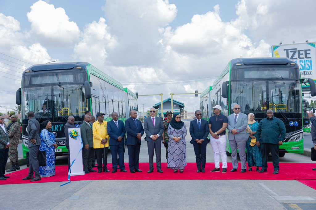 Kilwafinest's tweet photo. Kwa uongozi wa Rais Samia Suluhu Hassan, mradi wa Mabasi Yaendayo Kasi Mbagala unaleta usafiri wa haraka, salama na wenye uhakika kwa wakazi wa Dar es Salaam.

Kazi Na Utu Tunasongambele https://t.co/daIvutMopp