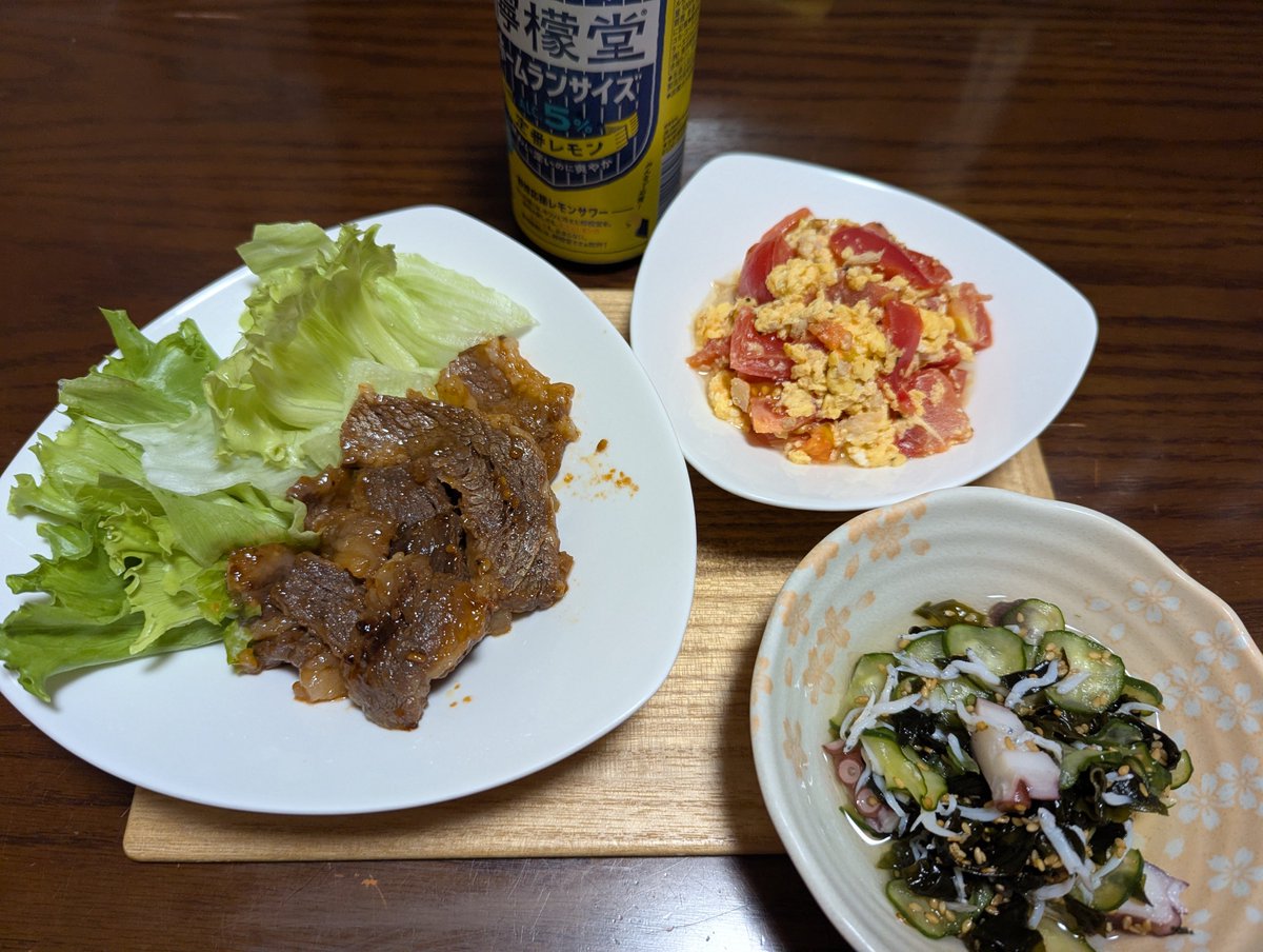 chiitanchiitan's tweet photo. 深夜の飯テロタイムだよー🍖

いつもよりちょっとだけ仕事早く終わった分、ドンキとかバンナムストア行ったりしてたら結局いつもと同じ時間になったwww

ツアイベ全然終わってないし今日は朝までコースかな😇 https://t.co/9as2kdFhED