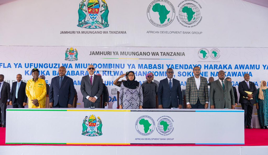 DumeJeusii's tweet photo. Rais Samia Suluhu Hassan anaendelea kutekeleza miradi mikubwa ya maendeleo. Uzinduzi wa BRT Mbagala ni ushahidi wa dhamira hiyo. https://t.co/7rZVpB7sUs