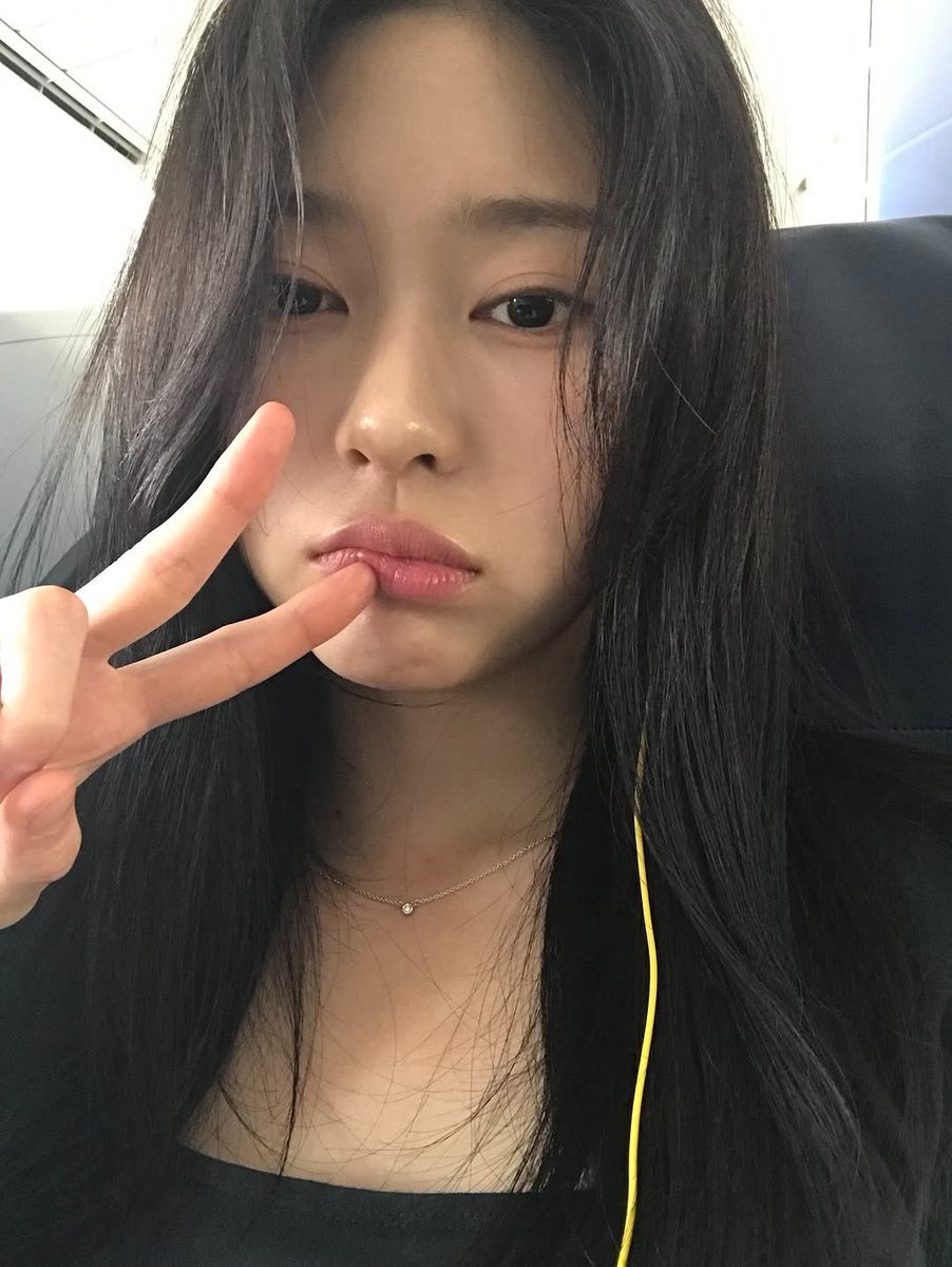 Minjuyey's tweet photo. Pout.... 🫤✌🏻 https://t.co/X5cCPctLuO